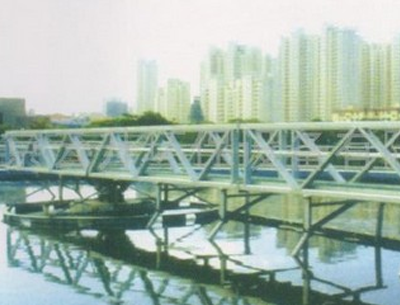 ZCGN型(xíng)中心傳動(dòng)垂架式刮(gua)泥機