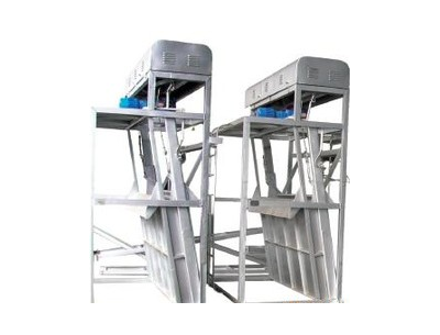 GSGS型鋼絲繩(sheng)牽引式格(ge)栅除污機(ji)